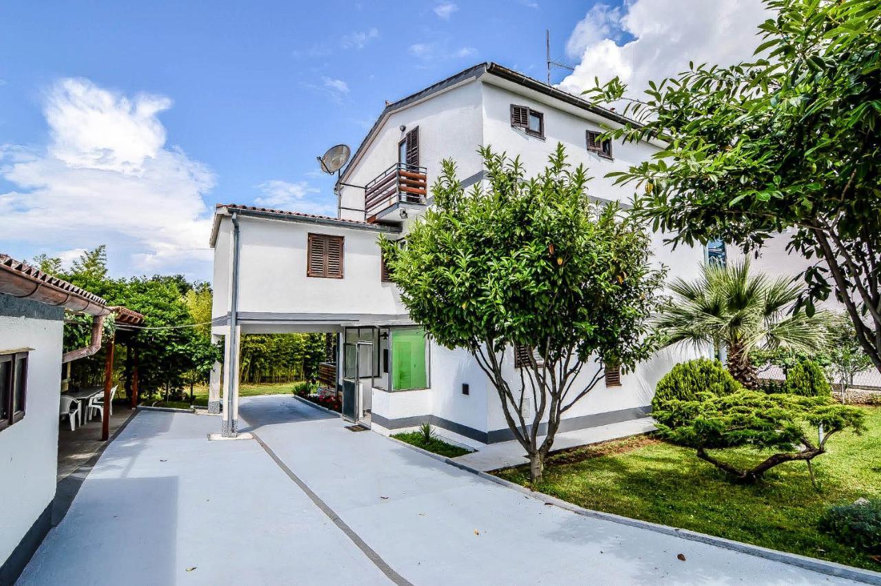 Apartmani Andrea Pula Exterior foto